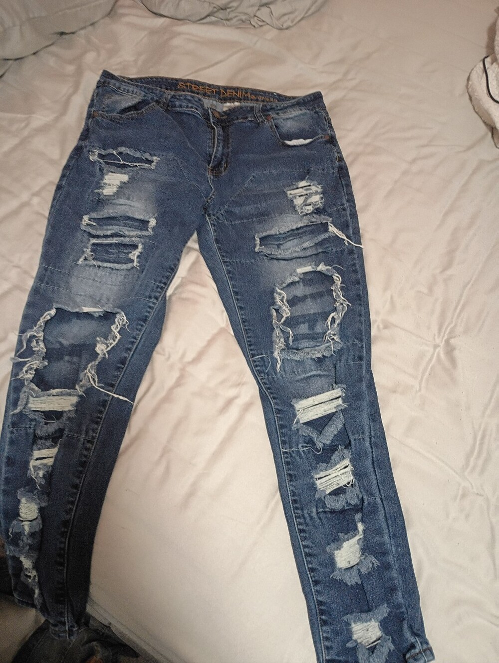 Light Wash Women’s Skinny Jeans - Blue